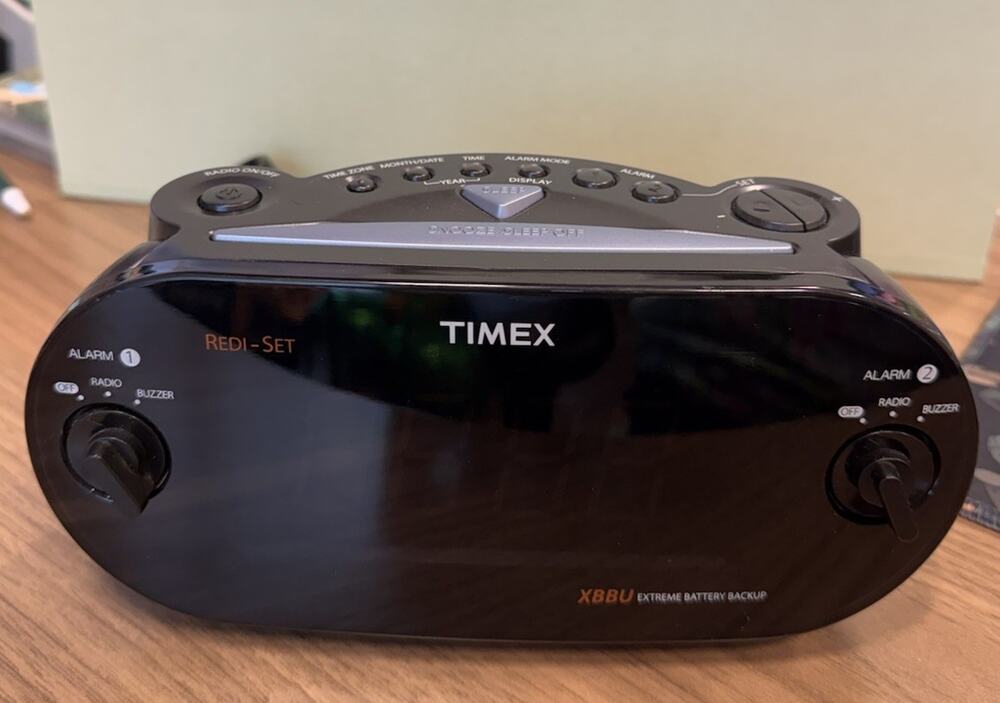 Timex T715 Dual Alarm Clock Radio AM/FM Large Display Redi-Set XBBU Tested Works